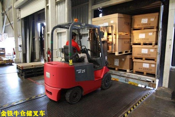 倉儲式叉車 倉儲式叉車